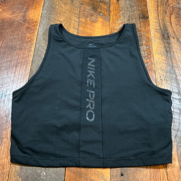 Nike Pro Black Cropped Tank Top Performance Training Activewear Size Large - Picture 2 of 6